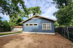 709 W Coll St, New Braunfels, TX 78130 - Photo 36