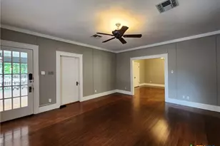 709 W Coll St, New Braunfels, TX 78130 - Photo 18