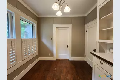 709 W Coll Street, New Braunfels, TX 78130 - Photo 12