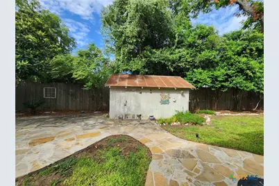 709 W Coll Street, New Braunfels, TX 78130 - Photo 38