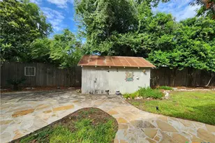 709 W Coll St, New Braunfels, TX 78130 - Photo 38