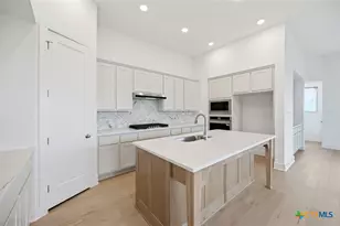 2260 Altiplano, San Antonio, TX 78245 - Photo 6