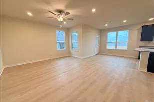 418 University Ave, Troy, TX 76579 - Photo 6