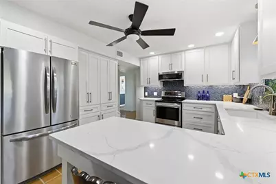 1072 Summit Bluff, Canyon Lake, TX 78133 - Photo 32