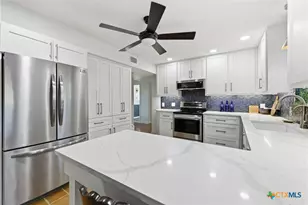 1072 Summit Bluff, Canyon Lake, TX 78133 - Photo 32