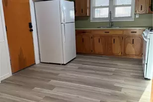 1321 N Ave I Ave, Shiner, TX 77984 - Photo 10