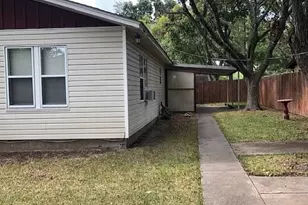 1321 N Ave I Ave, Shiner, TX 77984 - Photo 2