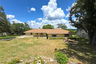 116 Crestview Dr, Canyon Lake, TX 78133 - Photo 2