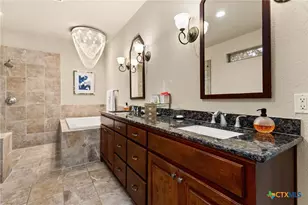 372 Shady Hollow, New Braunfels, TX 78132 - Photo 16