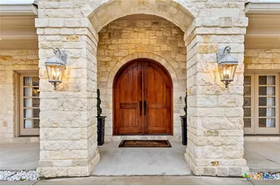 372 Shady Hollow, New Braunfels, TX 78132 - Photo 4
