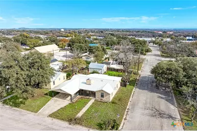 501 N Ridge Street, Lampasas, TX 76550 - Photo 2