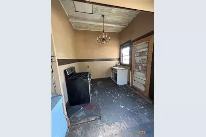 701 E River Street, Victoria, TX 77901 - Photo 12