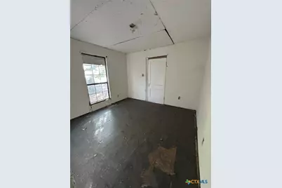 701 E River Street, Victoria, TX 77901 - Photo 18