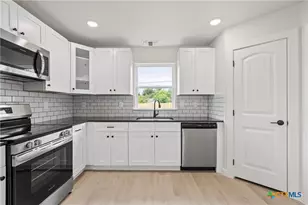 1204 S Martin Luther King Jr Ln, Temple, TX 76501 - Photo 6