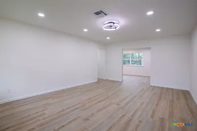 3701 Redwood Drive, Victoria, TX 77901 - Photo 8