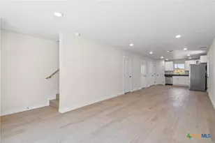 602 S 18th St, Temple, TX 76501 - Photo 4