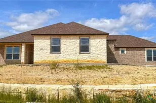 818 Estate Cir, Copperas Cove, TX 76522 - Photo 2