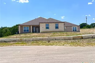 818 Estate Cir, Copperas Cove, TX 76522 - Photo 2