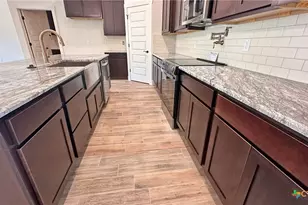 818 Estate Cir, Copperas Cove, TX 76522 - Photo 6