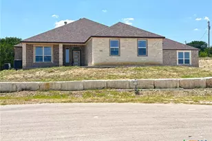 818 Estate Cir, Copperas Cove, TX 76522 - Photo 1