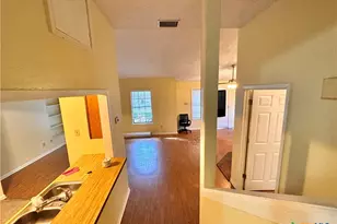 899 Hillyer St, San Marcos, TX 78666 - Photo 8