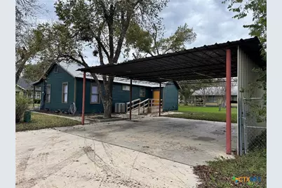 530 E Weinert Street, Seguin, TX 78155 - Photo 6