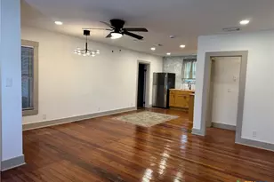 530 E Weinert St, Seguin, TX 78155 - Photo 8