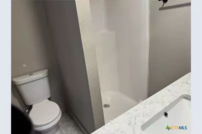 530 E Weinert Street, Seguin, TX 78155 - Photo 16