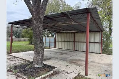 530 E Weinert Street, Seguin, TX 78155 - Photo 24