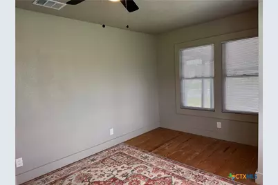 530 E Weinert Street, Seguin, TX 78155 - Photo 14