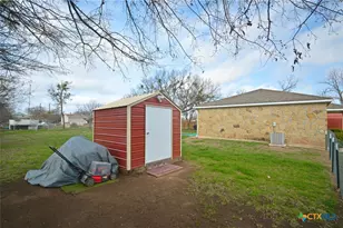 507 N 6th St, Lometa, TX 76853 - Photo 16