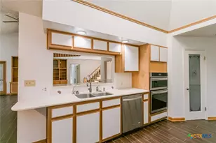 102 Tracy Ln, Victoria, TX 77904 - Photo 14