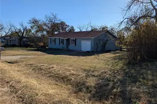 504 S 7th St, Lometa, TX 76853 - Photo 2