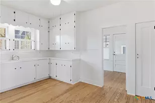 502 Elm St, Seguin, TX 78155 - Photo 18