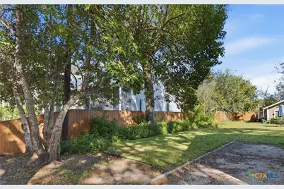 502 Elm Street, Seguin, TX 78155 - Photo 34