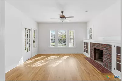 502 Elm Street, Seguin, TX 78155 - Photo 12