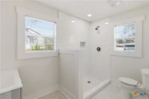 502 Elm St, Seguin, TX 78155 - Photo 26