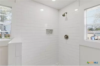 502 Elm Street, Seguin, TX 78155 - Photo 24