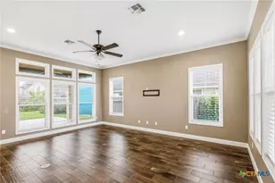 210 Amberglow Ct, Victoria, TX 77904 - Photo 14