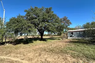 2577 Villa Vista, Seguin, TX 78155 - Photo 2