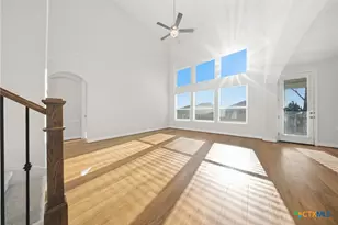 662 Hidden View St, New Braunfels, TX 78130 - Photo 10