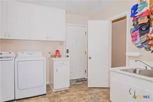 111 Dover Dell, Victoria, TX 77904 - Photo 20