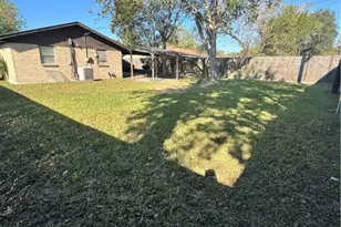 4602 Dahlia Ln, Victoria, TX 77904 - Photo 16