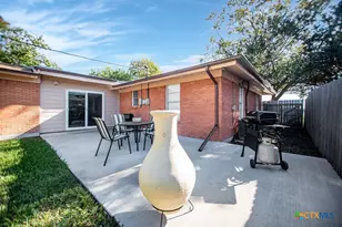 1315 Jackson St, Port Lavaca, TX 77979 - Photo 6