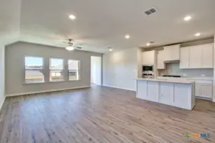 1826 Pining St, New Braunfels, TX 78132 - Photo 14