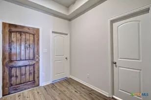 1826 Pining St, New Braunfels, TX 78132 - Photo 2