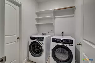 1826 Pining St, New Braunfels, TX 78132 - Photo 22