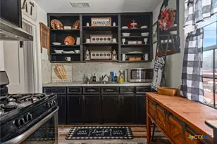 101 Lubbock St, Point Comfort, TX 77978 - Photo 18