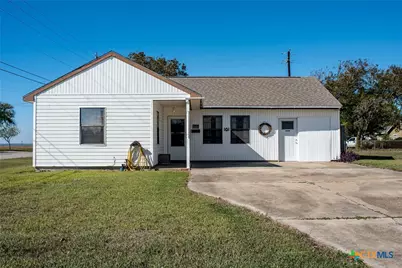 101 Lubbock Street, Point Comfort, TX 77978 - Photo 2