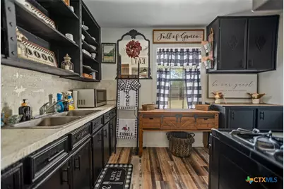 101 Lubbock Street, Point Comfort, TX 77978 - Photo 20